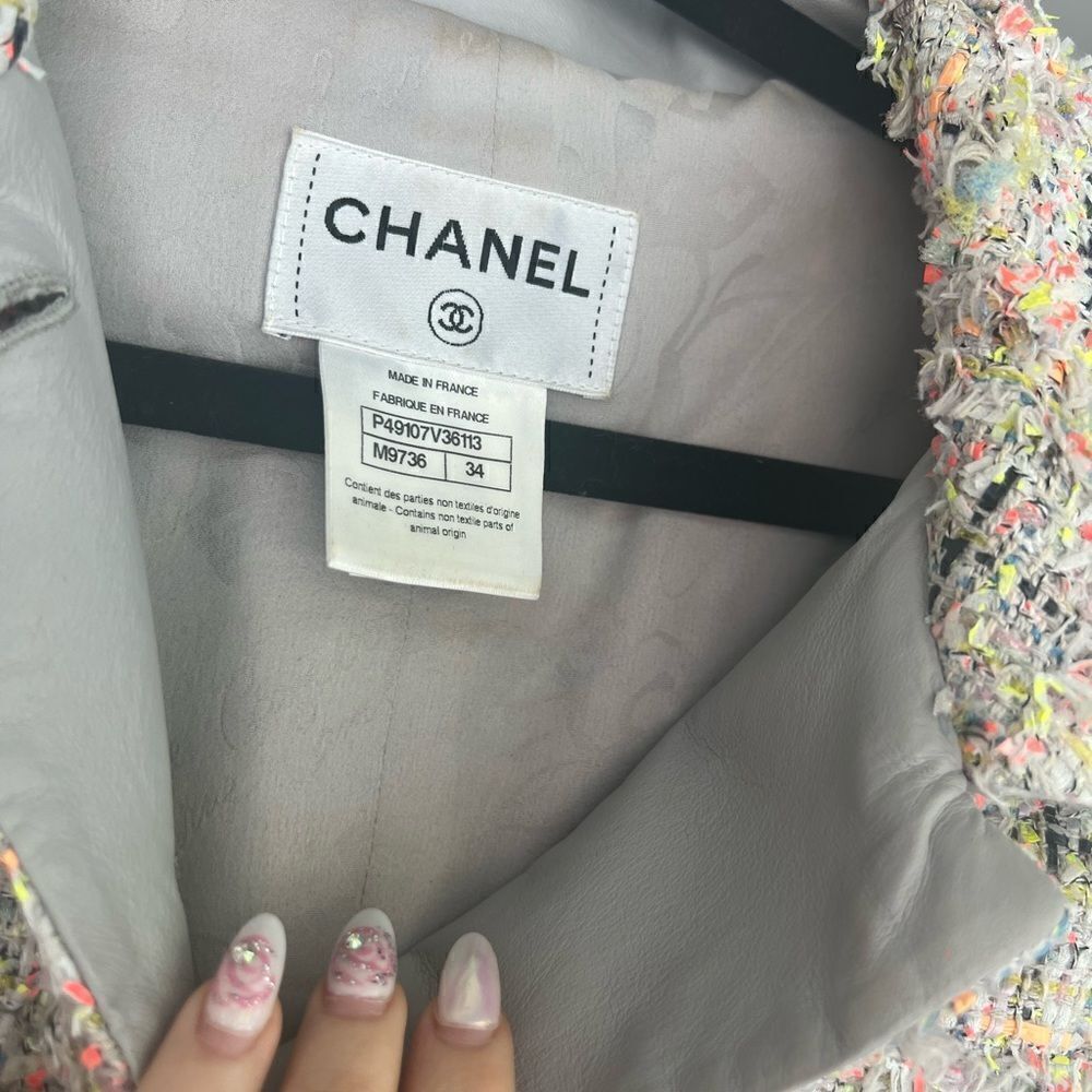 - Chanel Tweed Dress - Picture 5 of 9